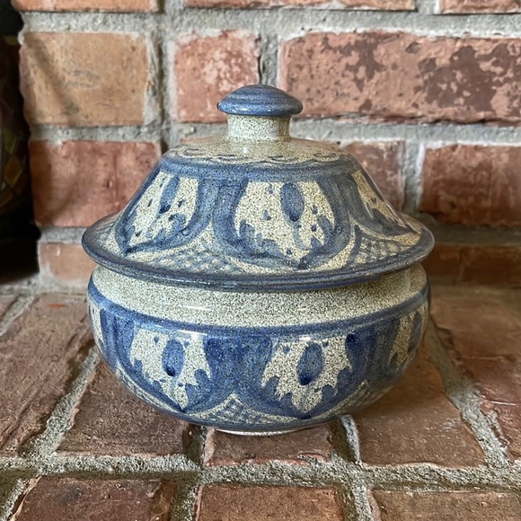 Vtg Pottery Hand Painted Initialed Bowl w/ Lid Made in Morocco - Picture 1 of 9